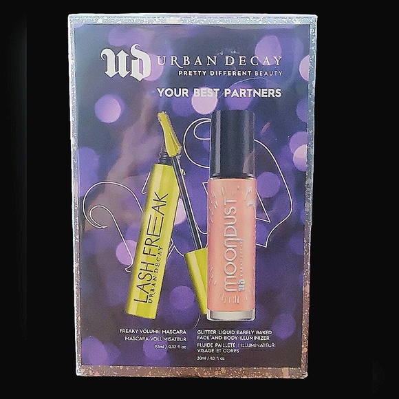 Urban Decay Other - Urban Decay Freaky Volume Mascara in Black and Moondust Illuminizer Baked Set.
